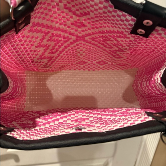 Artesanal Pink and White Woven Tote Bag - Picture 7 of 11